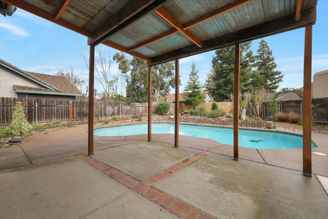 1376 Zephyr Dr, Yuba City, CA 95991