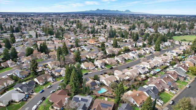 1376 Zephyr Dr, Yuba City, CA 95991