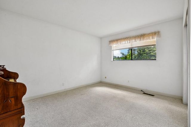 6180 Rustic Hills Dr, Rocklin, CA 95677
