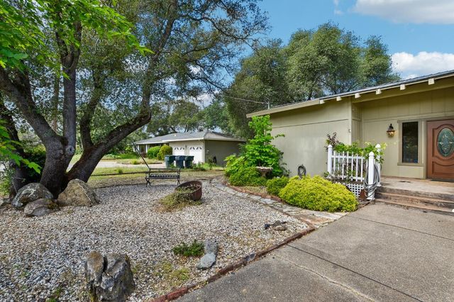 6180 Rustic Hills Dr, Rocklin, CA 95677