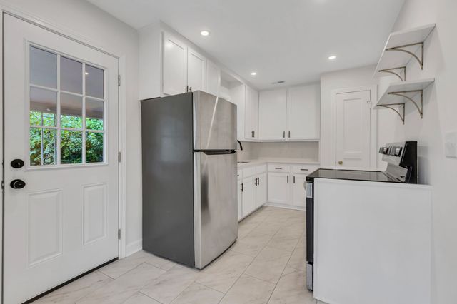 3120 Southlake Dr, Nashville, TN 37211