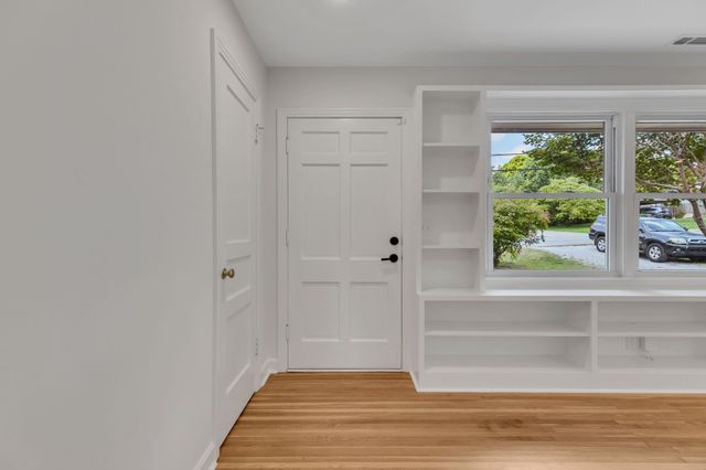 3120 Southlake Dr, Nashville, TN 37211