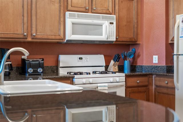 1597 HERITAGE CROSSING COURT 302, Reunion, FL 34747