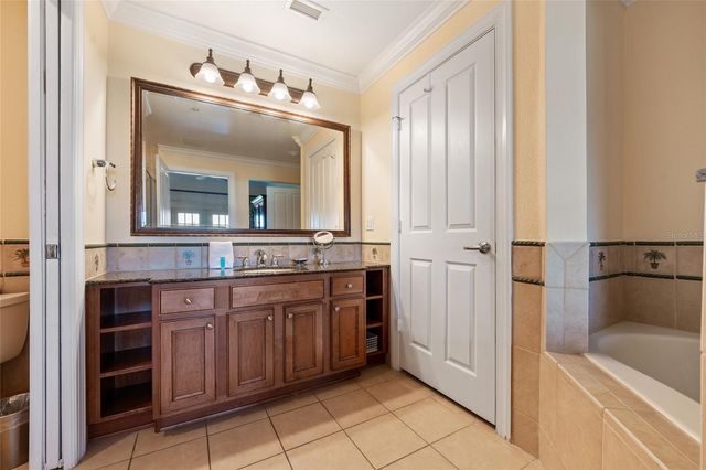 1597 HERITAGE CROSSING COURT 302, Reunion, FL 34747