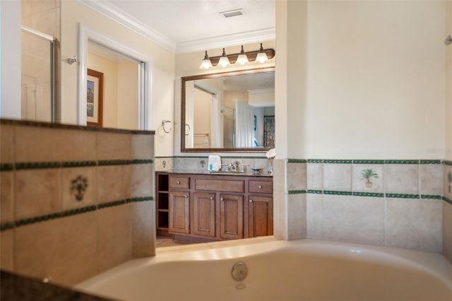 1597 HERITAGE CROSSING COURT 302, Reunion, FL 34747