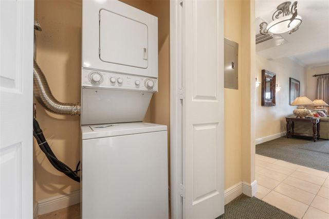 1597 HERITAGE CROSSING COURT 302, Reunion, FL 34747