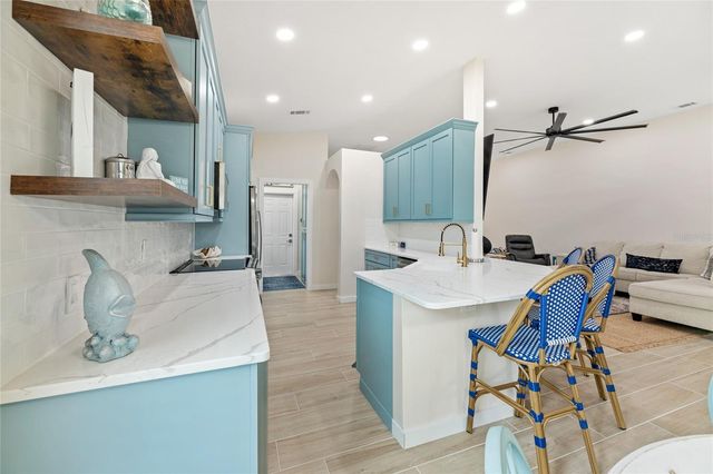 10 GLENEAGLES PLACE, Palm Coast, FL 32137