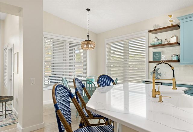 10 GLENEAGLES PLACE, Palm Coast, FL 32137