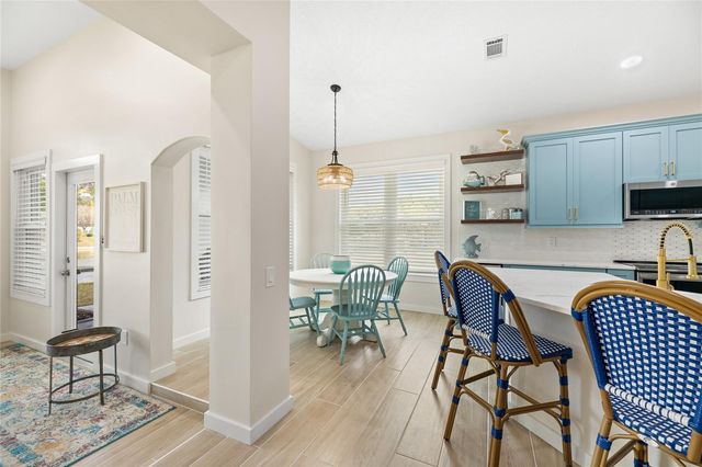 10 GLENEAGLES PLACE, Palm Coast, FL 32137