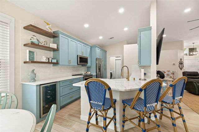 10 GLENEAGLES PLACE, Palm Coast, FL 32137