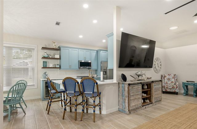 10 GLENEAGLES PLACE, Palm Coast, FL 32137