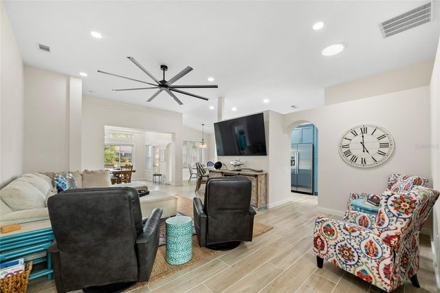 10 GLENEAGLES PLACE, Palm Coast, FL 32137