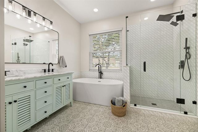 10 GLENEAGLES PLACE, Palm Coast, FL 32137