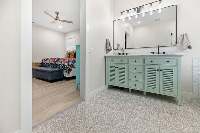 10 GLENEAGLES PLACE, Palm Coast, FL 32137