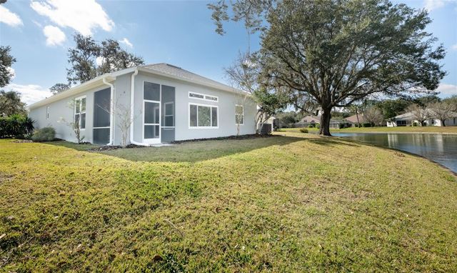 10 GLENEAGLES PLACE, Palm Coast, FL 32137