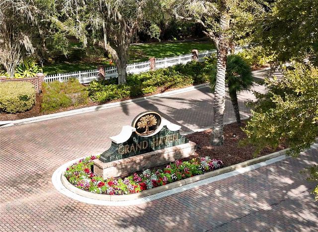 10 GLENEAGLES PLACE, Palm Coast, FL 32137