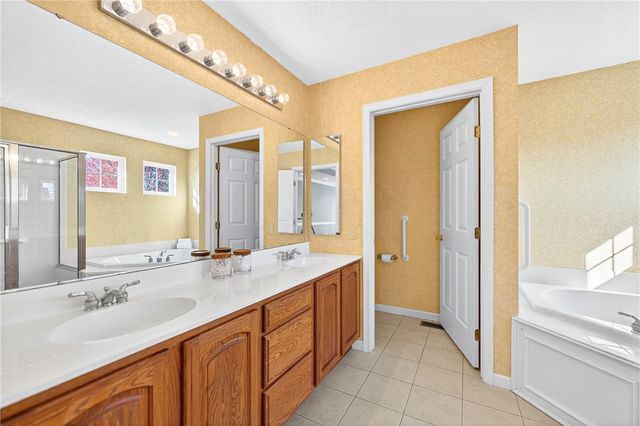 809 WIBLE RUN ROAD, Shaler, PA 15209