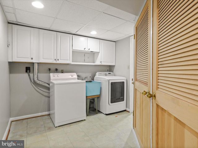 1919 KENBAR COURT, Mclean, VA 22101