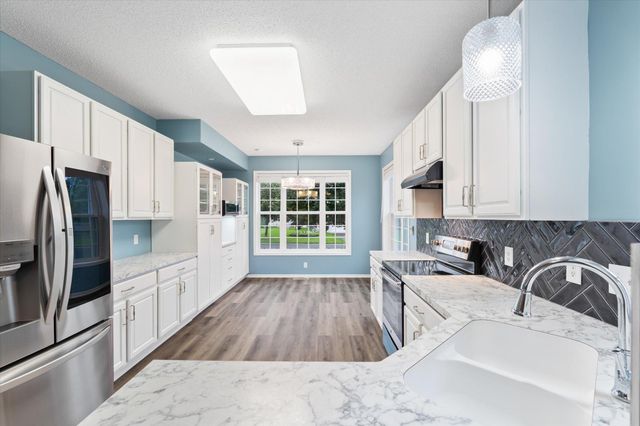 1680 Oakbrooke Court, Eagan, MN 55122