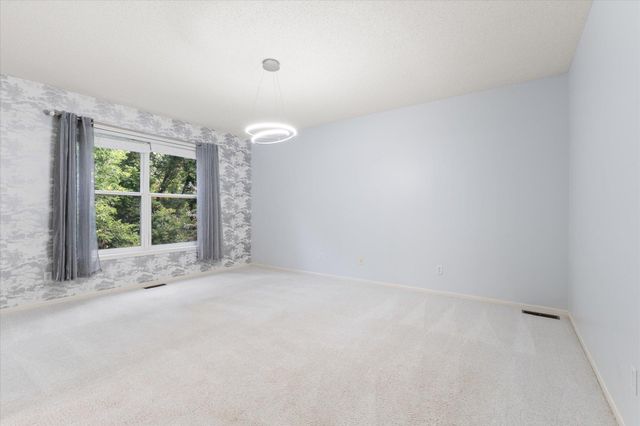 1680 Oakbrooke Court, Eagan, MN 55122