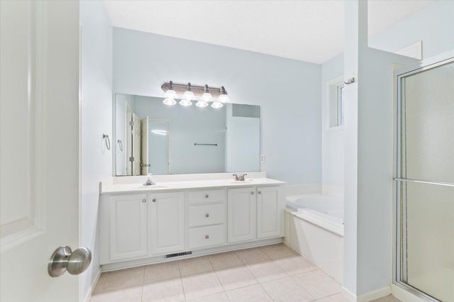 1680 Oakbrooke Court, Eagan, MN 55122