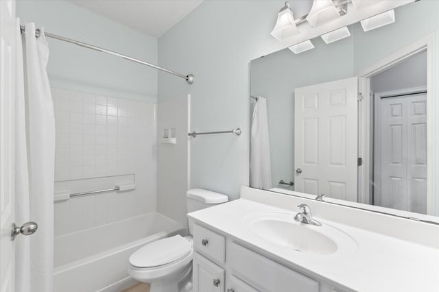 1680 Oakbrooke Court, Eagan, MN 55122