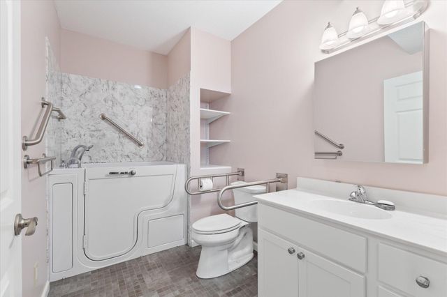 1680 Oakbrooke Court, Eagan, MN 55122