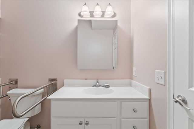 1680 Oakbrooke Court, Eagan, MN 55122