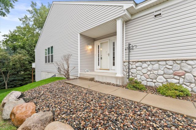 1680 Oakbrooke Court, Eagan, MN 55122