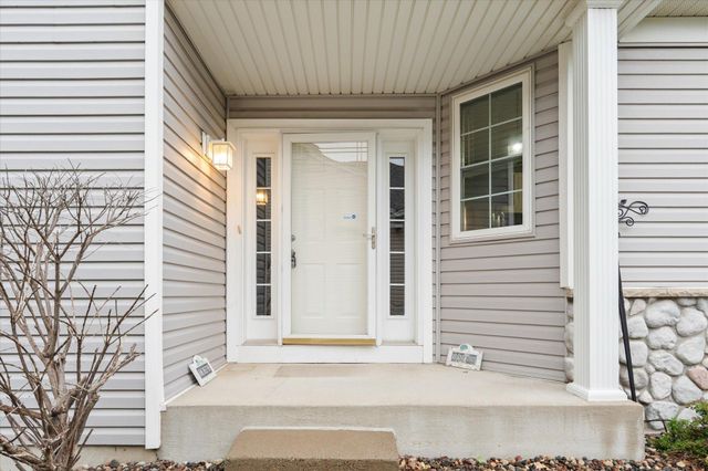 1680 Oakbrooke Court, Eagan, MN 55122