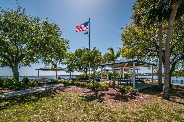 1802 OAK RIDGE ROAD, Safety Harbor, FL 34695