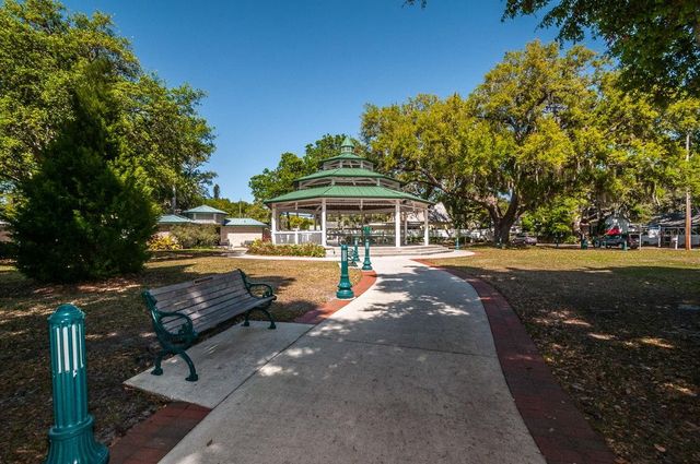 1802 OAK RIDGE ROAD, Safety Harbor, FL 34695