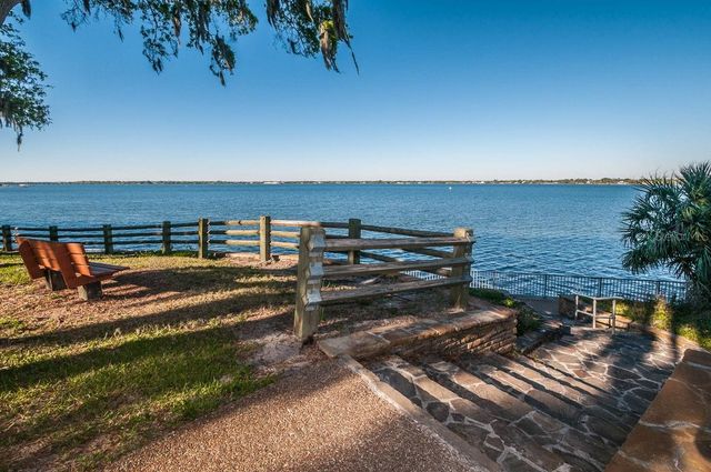 1802 OAK RIDGE ROAD, Safety Harbor, FL 34695