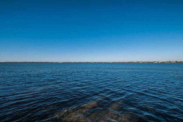 1802 OAK RIDGE ROAD, Safety Harbor, FL 34695