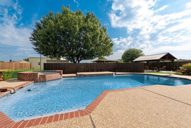 517 Hiwasee Road, Waxahachie, TX 75165