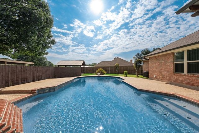 517 Hiwasee Road, Waxahachie, TX 75165
