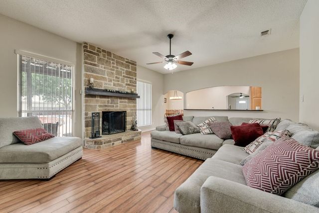 517 Hiwasee Road, Waxahachie, TX 75165