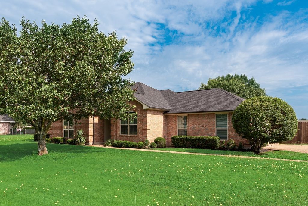 517 Hiwasee Road, Waxahachie, TX 75165