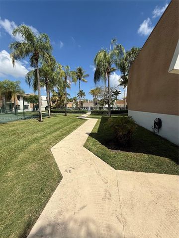 8261 SW 128th St 118, Pinecrest, FL 33156