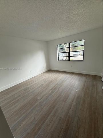 8261 SW 128th St 118, Pinecrest, FL 33156