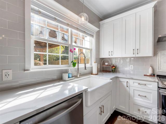 2306 Winthorp Ridge Road, Charlotte, NC 28270