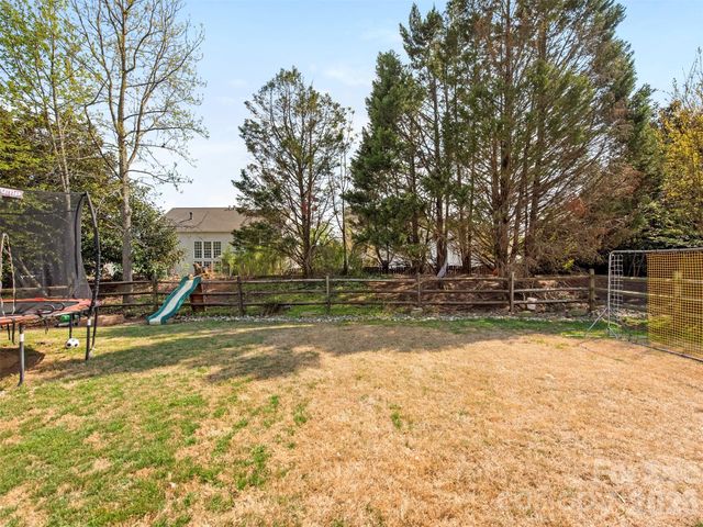 2306 Winthorp Ridge Road, Charlotte, NC 28270