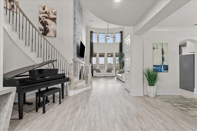 648 Garcitas Court, Webster, TX 77598