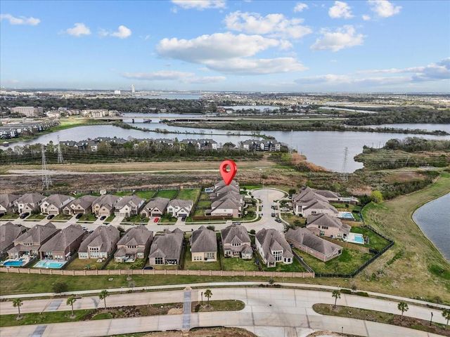 648 Garcitas Court, Webster, TX 77598