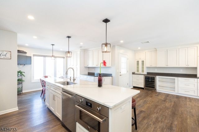 67 Thomas Pl, Edison Twp., NJ 08837