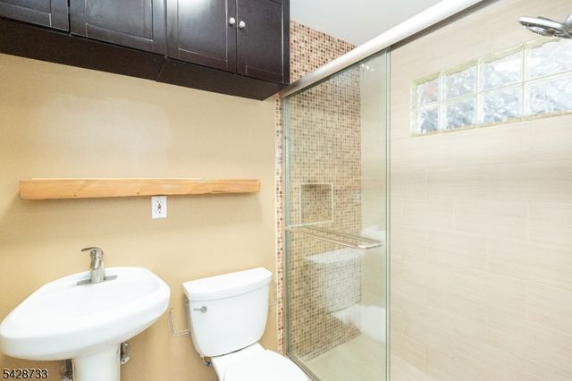 67 Thomas Pl, Edison Twp., NJ 08837