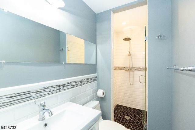 67 Thomas Pl, Edison Twp., NJ 08837