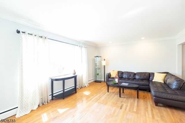 67 Thomas Pl, Edison Twp., NJ 08837