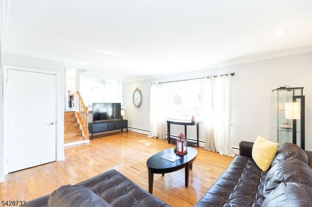 67 Thomas Pl, Edison Twp., NJ 08837