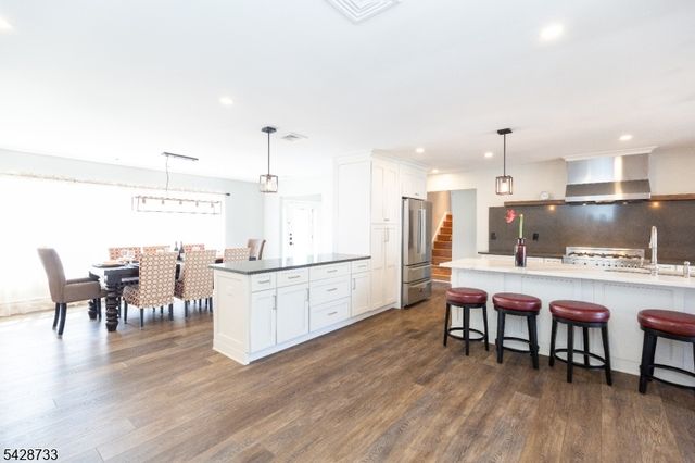 67 Thomas Pl, Edison Twp., NJ 08837